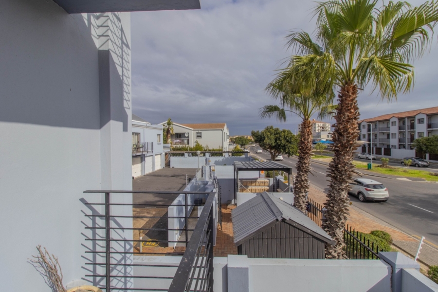 2 Bedroom Property for Sale in Parklands Western Cape